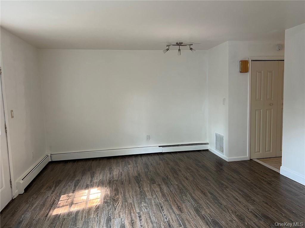 #7 photo, 38 Hampton Court, Middletown , NY 10941