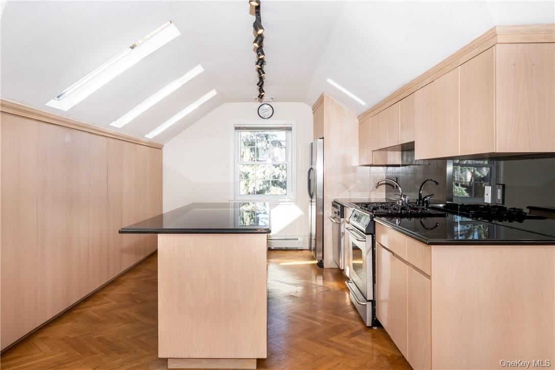 #15 photo, 89 Ridgewood Avenue, Yonkers , NY 10704