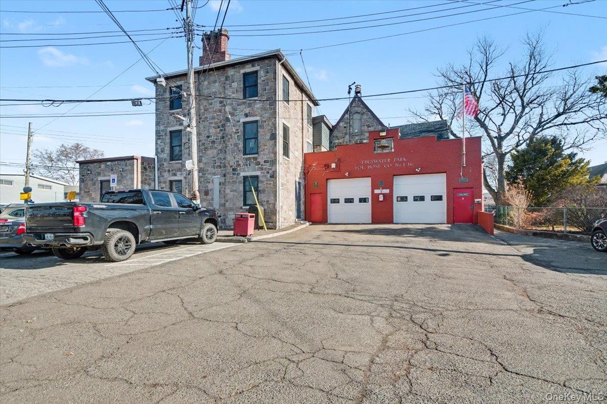 #13 photo, 13D Edgewater Park, הברונקס Bronx , NY 10465