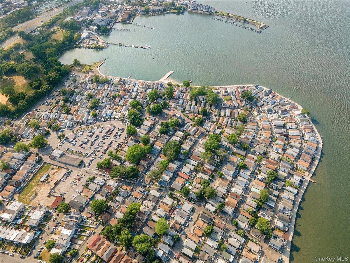 #17 photo, 13B Edgewater Park, הברונקס Bronx , NY 10465