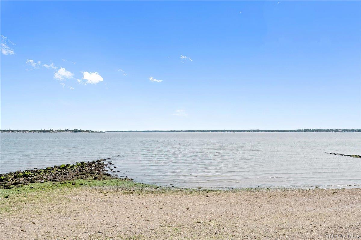 #6 photo, 13B Edgewater Park, הברונקס Bronx , NY 10465