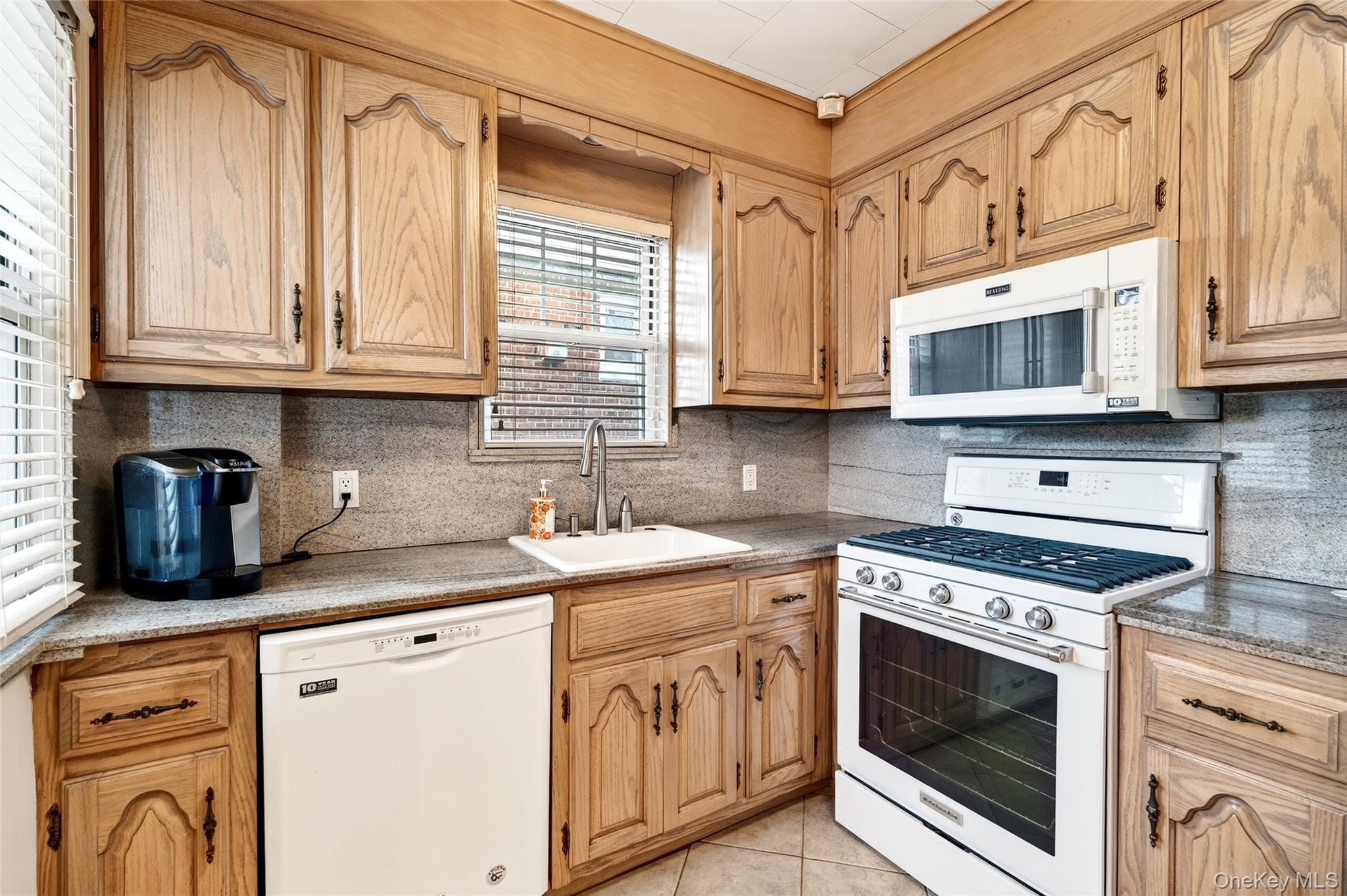 #18 photo, 3334 Country Club Road, הברונקס Bronx , NY 10465