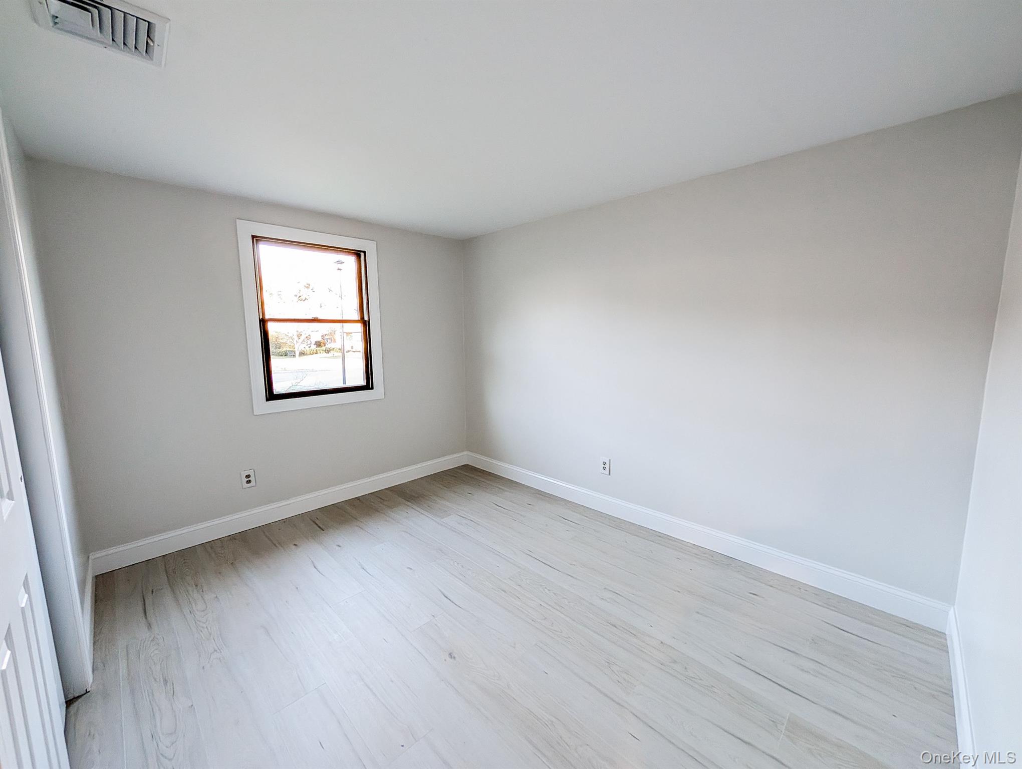 #14 photo, 20 Ridge Haven Drive, מחוז סאפוק Ridge , NY 11961