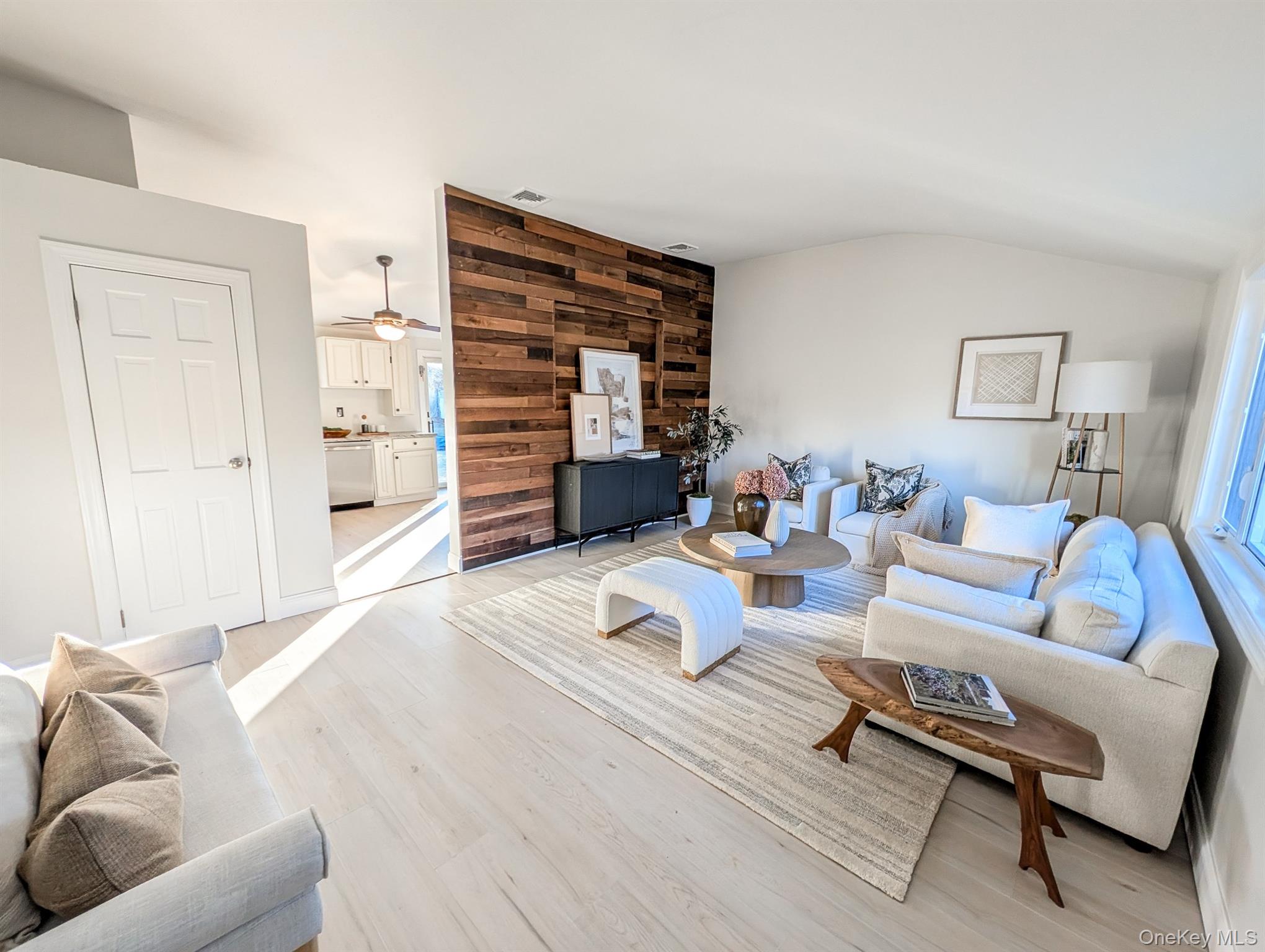 #4 photo, 20 Ridge Haven Drive, מחוז סאפוק Ridge , NY 11961