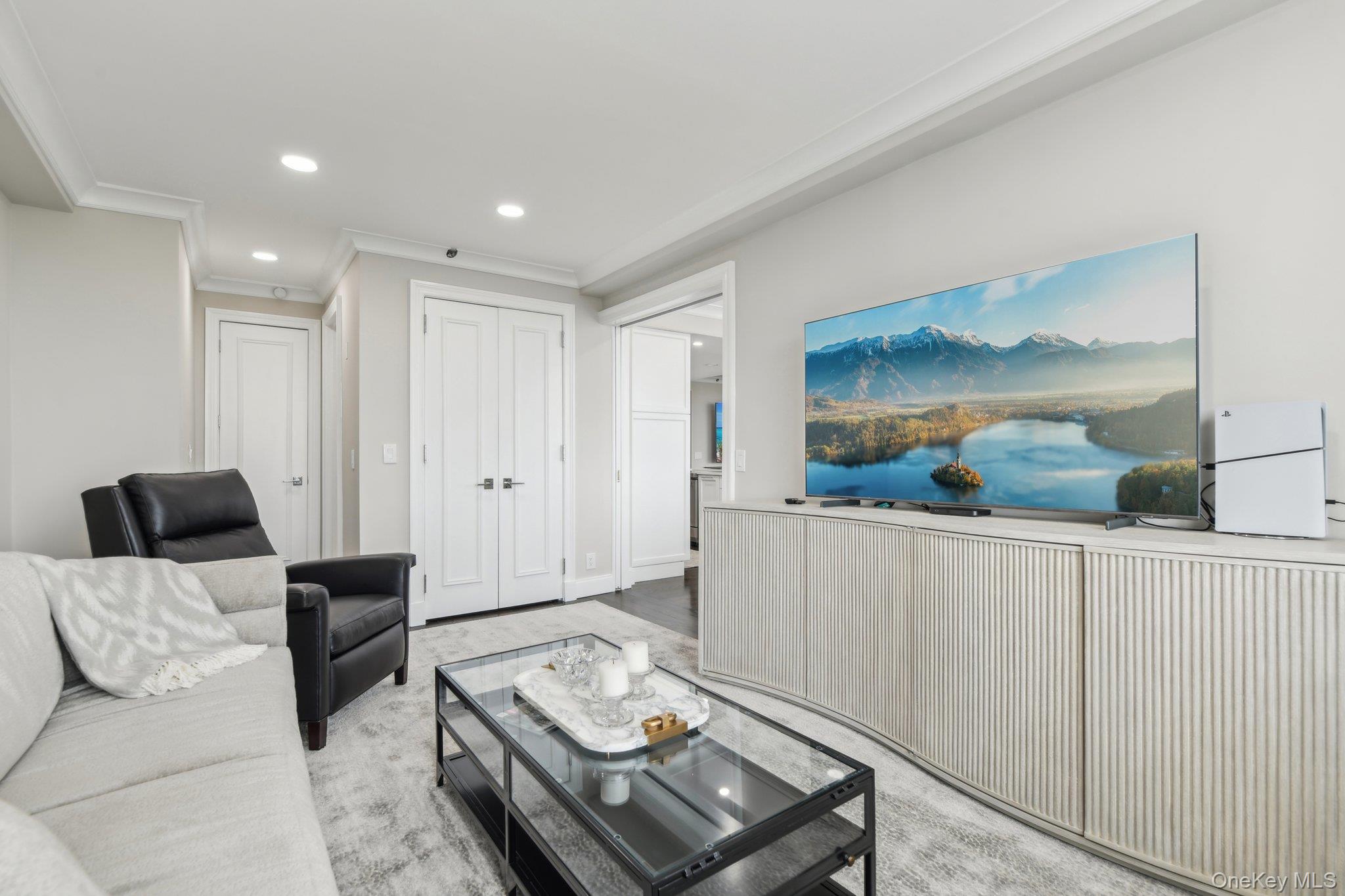 #19 photo, 100 Hilton Avenue, מחוז נסאו Garden City , NY 11530