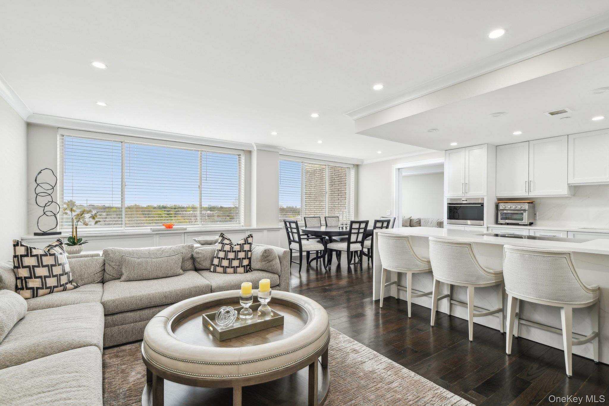 #7 photo, 100 Hilton Avenue, מחוז נסאו Garden City , NY 11530