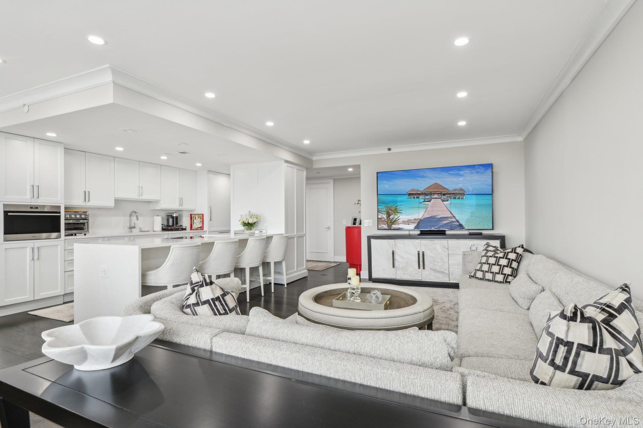 #8 photo, 100 Hilton Avenue, מחוז נסאו Garden City , NY 11530