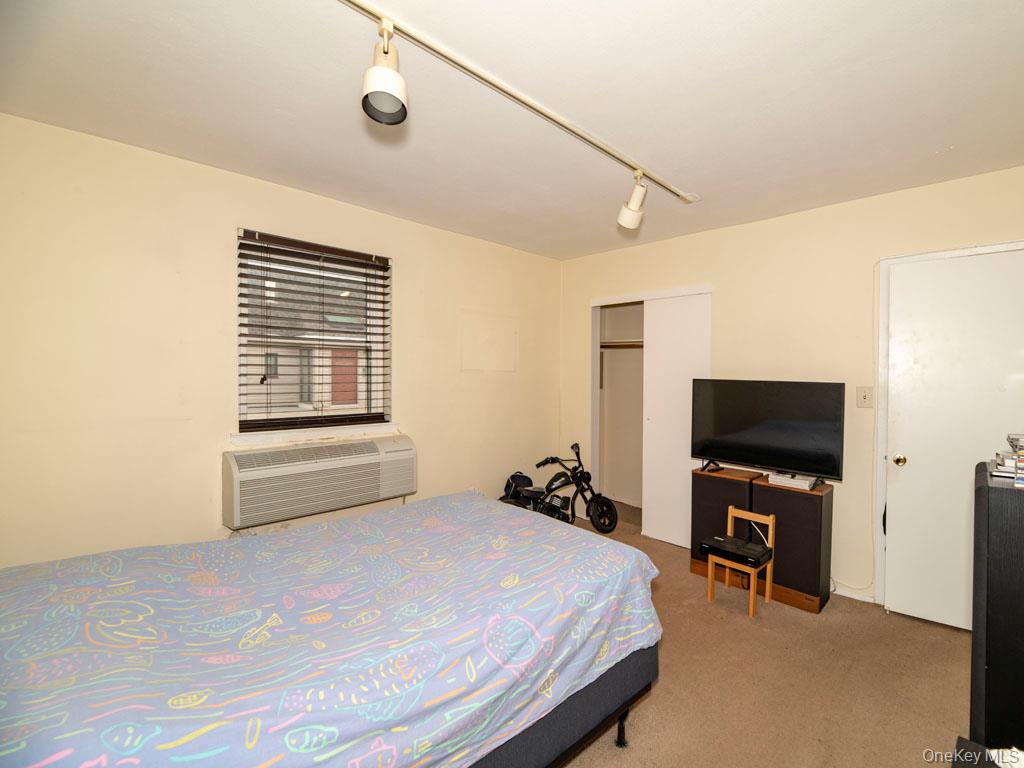 #5 photo, 1337 Broadway, מחוז נסאו Hewlett , NY 11557