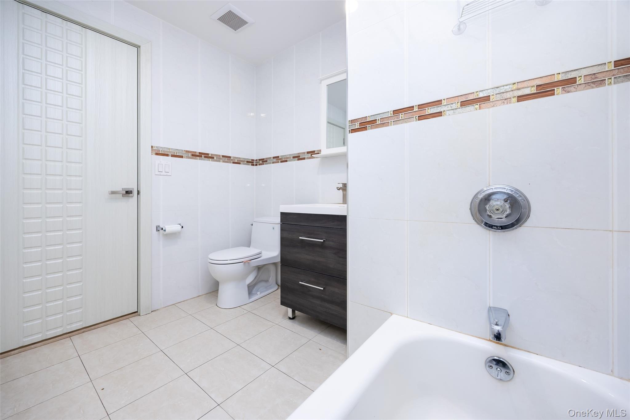 #15 photo, 138-12 Northern Boulevard, كوينز Flushing , NY 11354