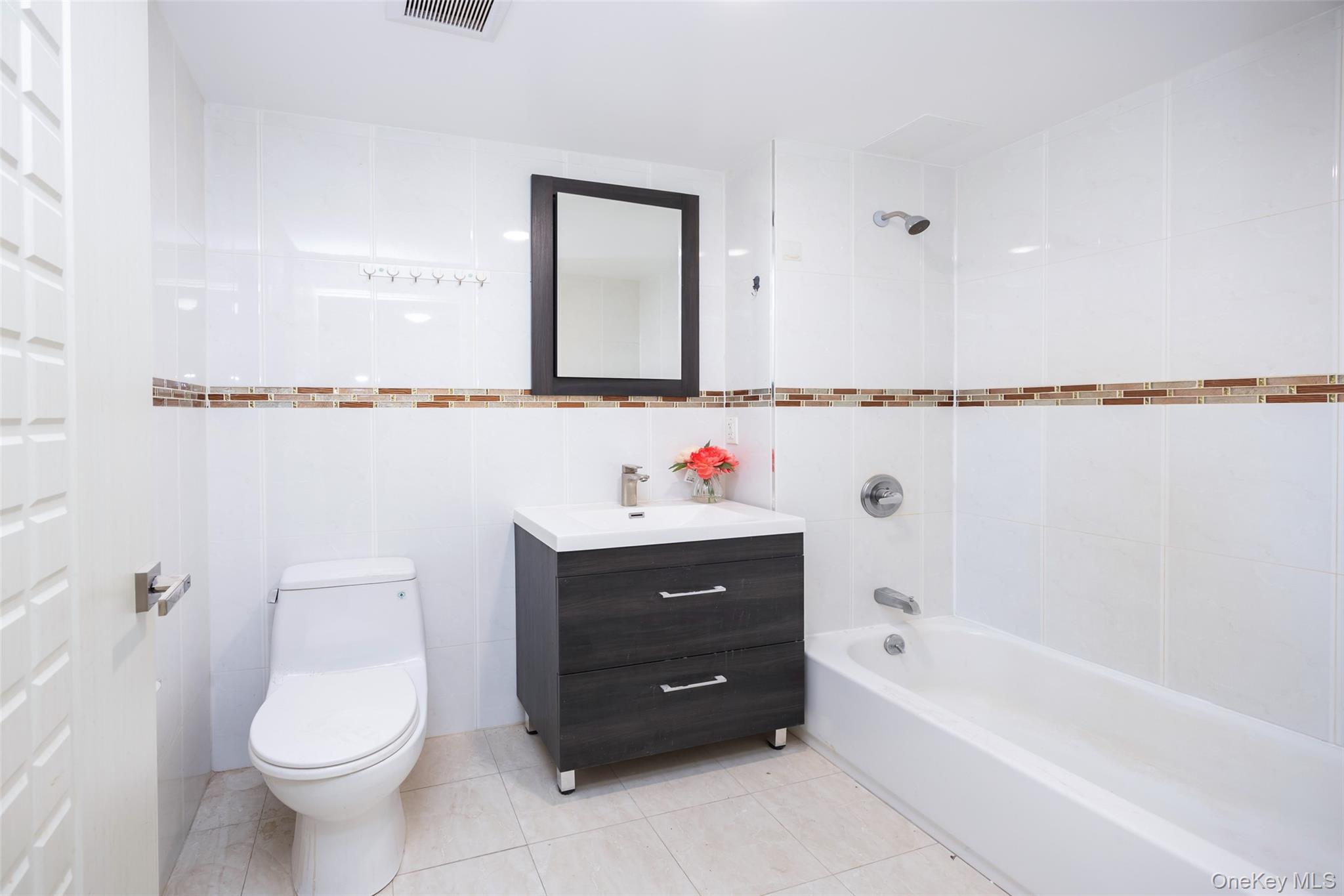 #11 photo, 138-12 Northern Boulevard, Flushing , NY 11354