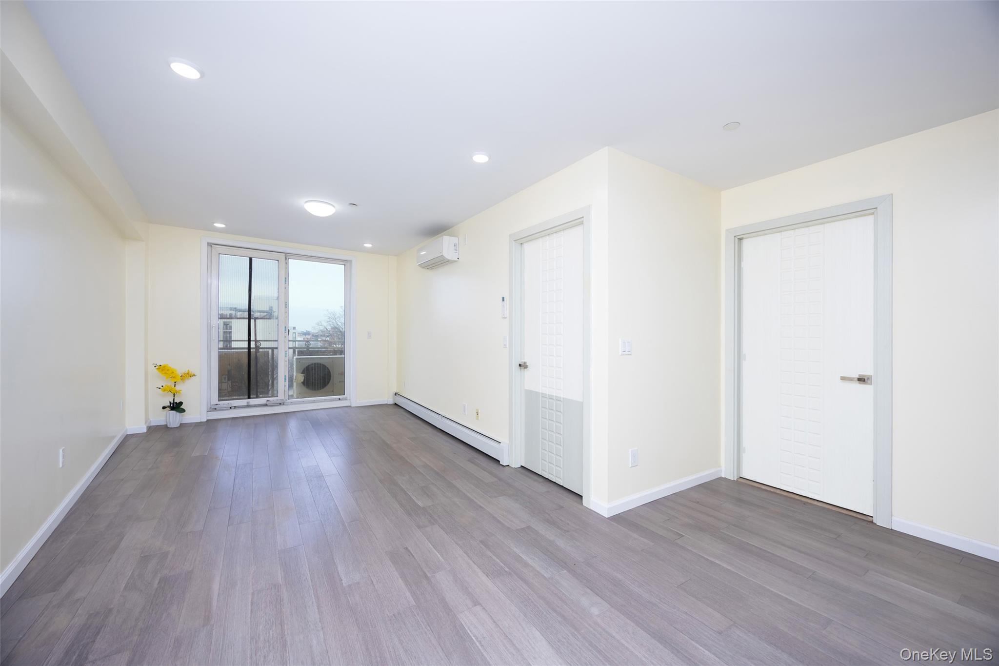 #7 photo, 138-12 Northern Boulevard, Flushing , NY 11354