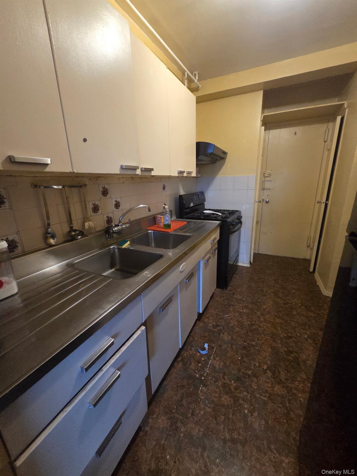 #6 photo, 8 Fordham Hill Oval, Bronx , NY 10468