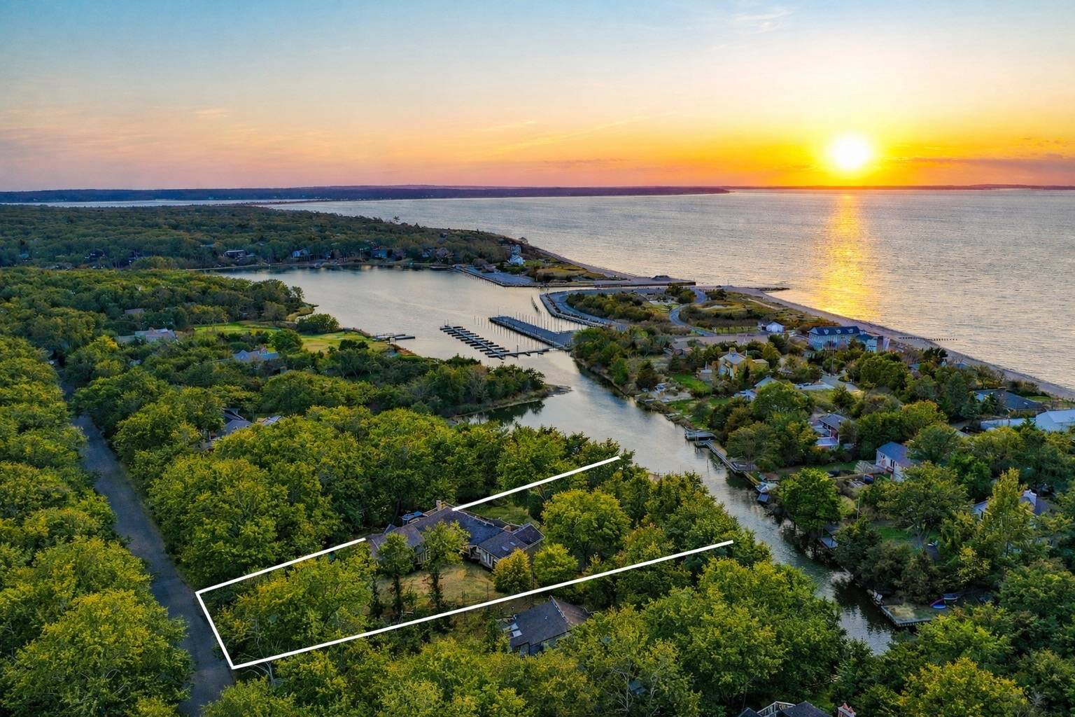 #1 photo, 206 Waterhole Rd, Саффолк ‖ East Hampton , NY 11937