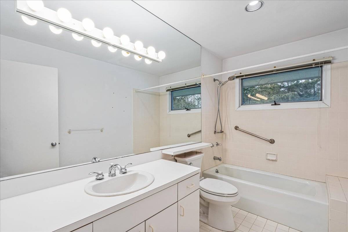 #17 photo, 8 Fiddler Crab Trail, מחוז סאפוק Westhampton , NY 11977