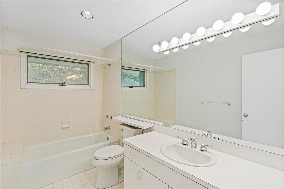 #19 photo, 8 Fiddler Crab Trail, מחוז סאפוק Westhampton , NY 11977