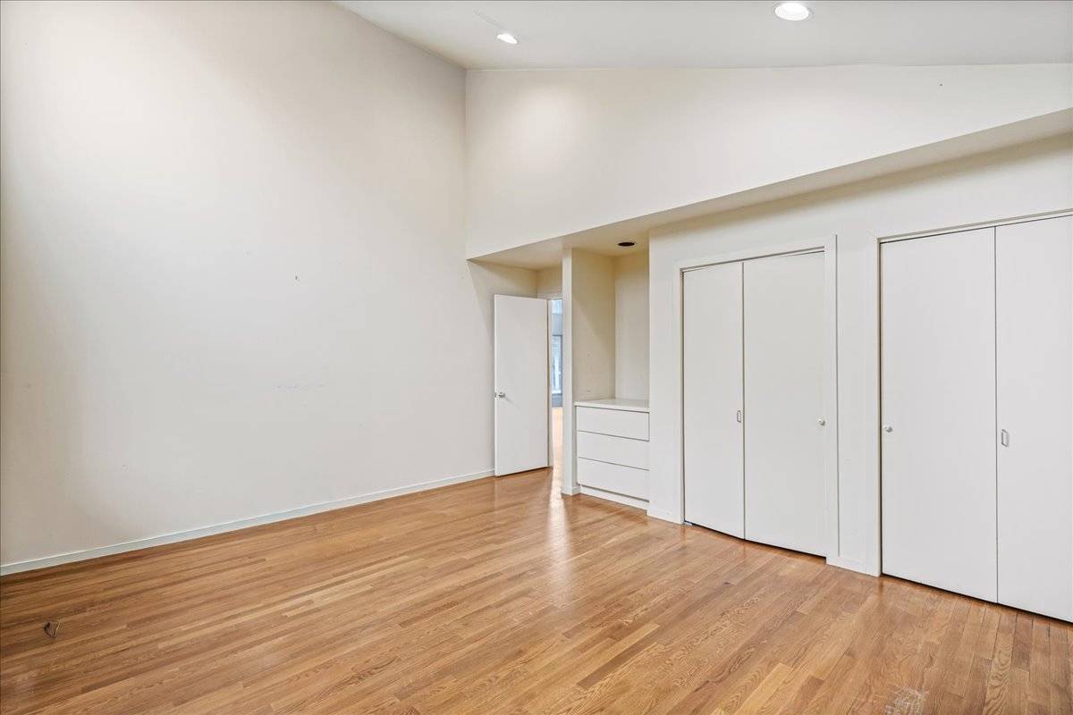 #22 photo, 8 Fiddler Crab Trail, מחוז סאפוק Westhampton , NY 11977