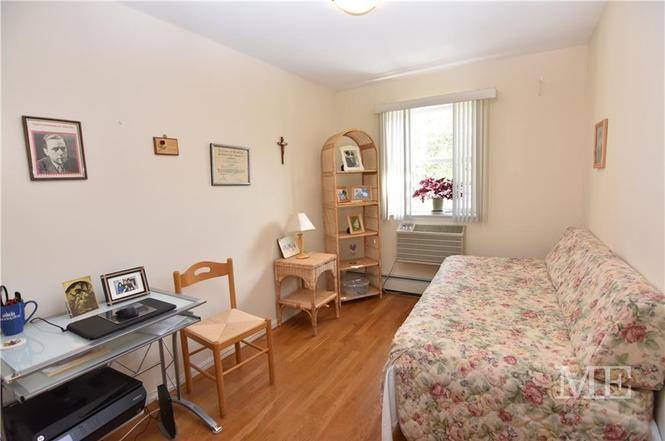 #5 photo, Gerritsen Ave & Ave V, הברונקס Gerritsen Beach , NY 11229