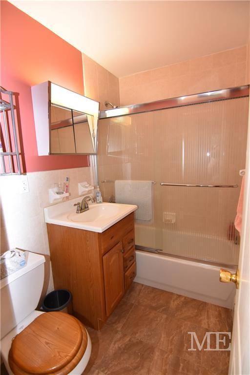 #8 photo, Gerritsen Ave & Ave V, הברונקס Gerritsen Beach , NY 11229