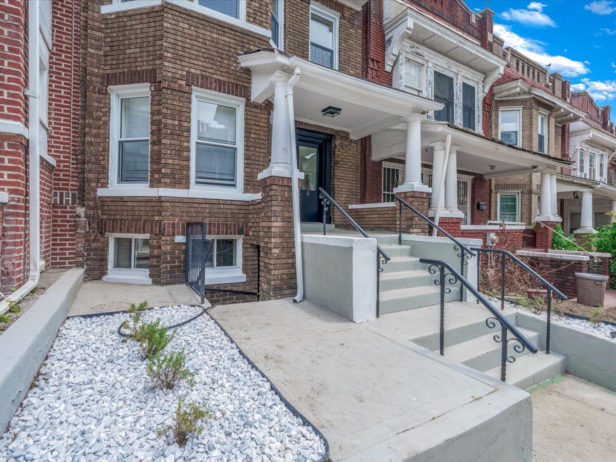 #1 photo, 3 Schenck Court, #1, 브루클린 Cypress Hills , NY 11207