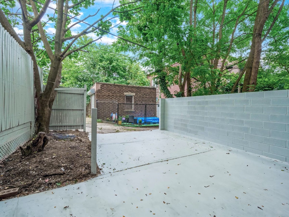 #20 photo, 3 Schenck Court, #1, 브루클린 Cypress Hills , NY 11207