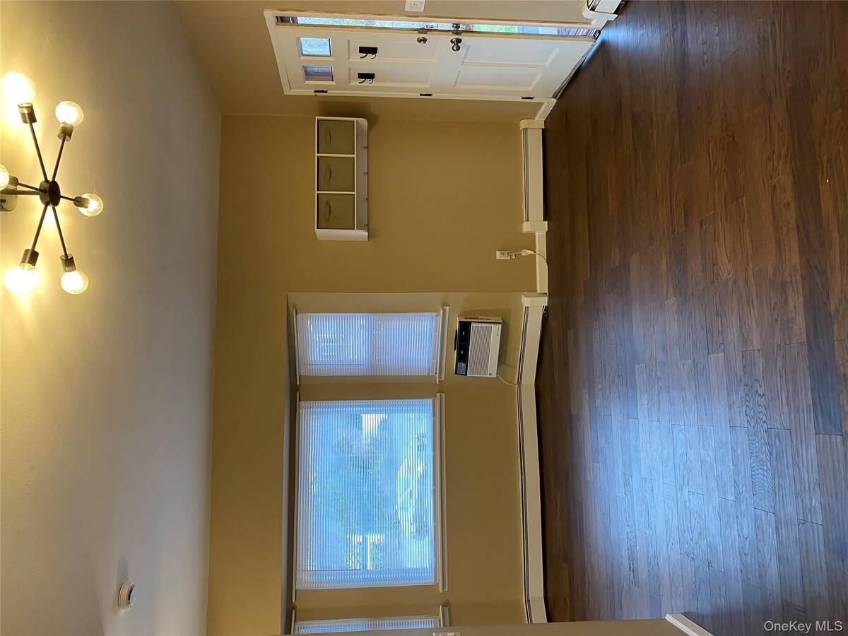 #5 photo, 6 Gaines Drive, सफ़ोक काउंटी Farmingville , NY 11738