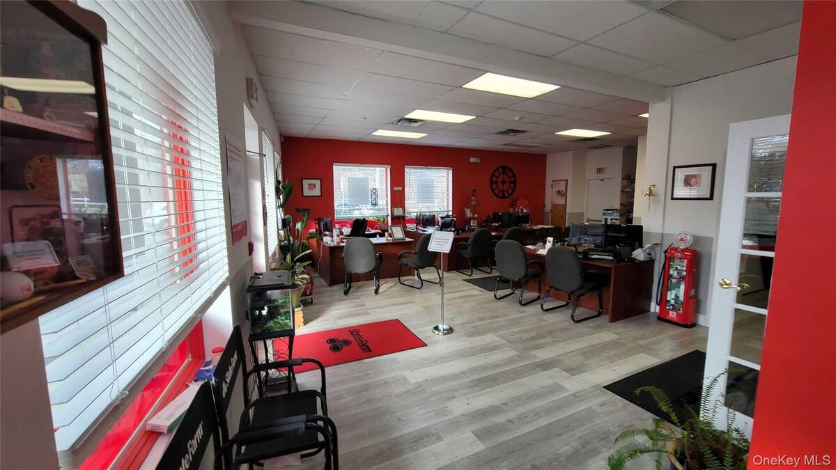 #10 photo, 1814 Middle Country Road, Ridge , NY 11961