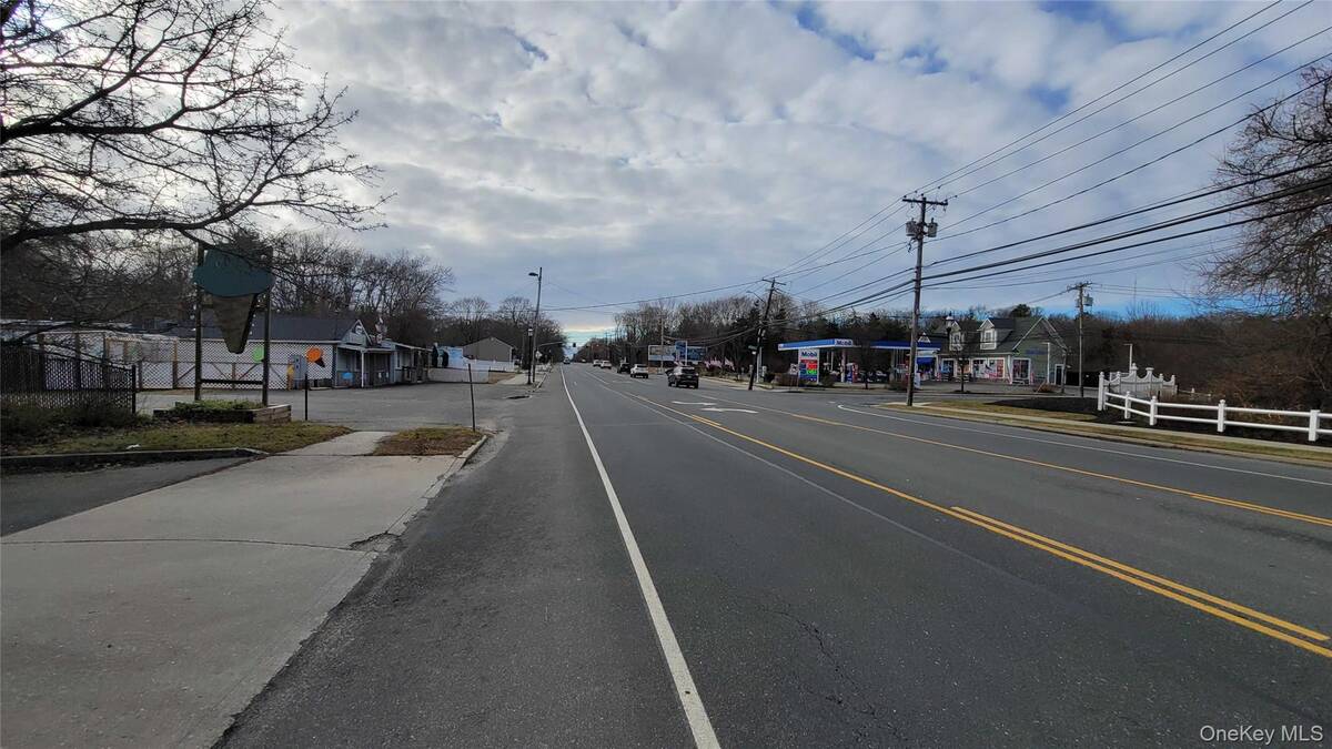 #7 photo, 1814 Middle Country Road, Ridge , NY 11961