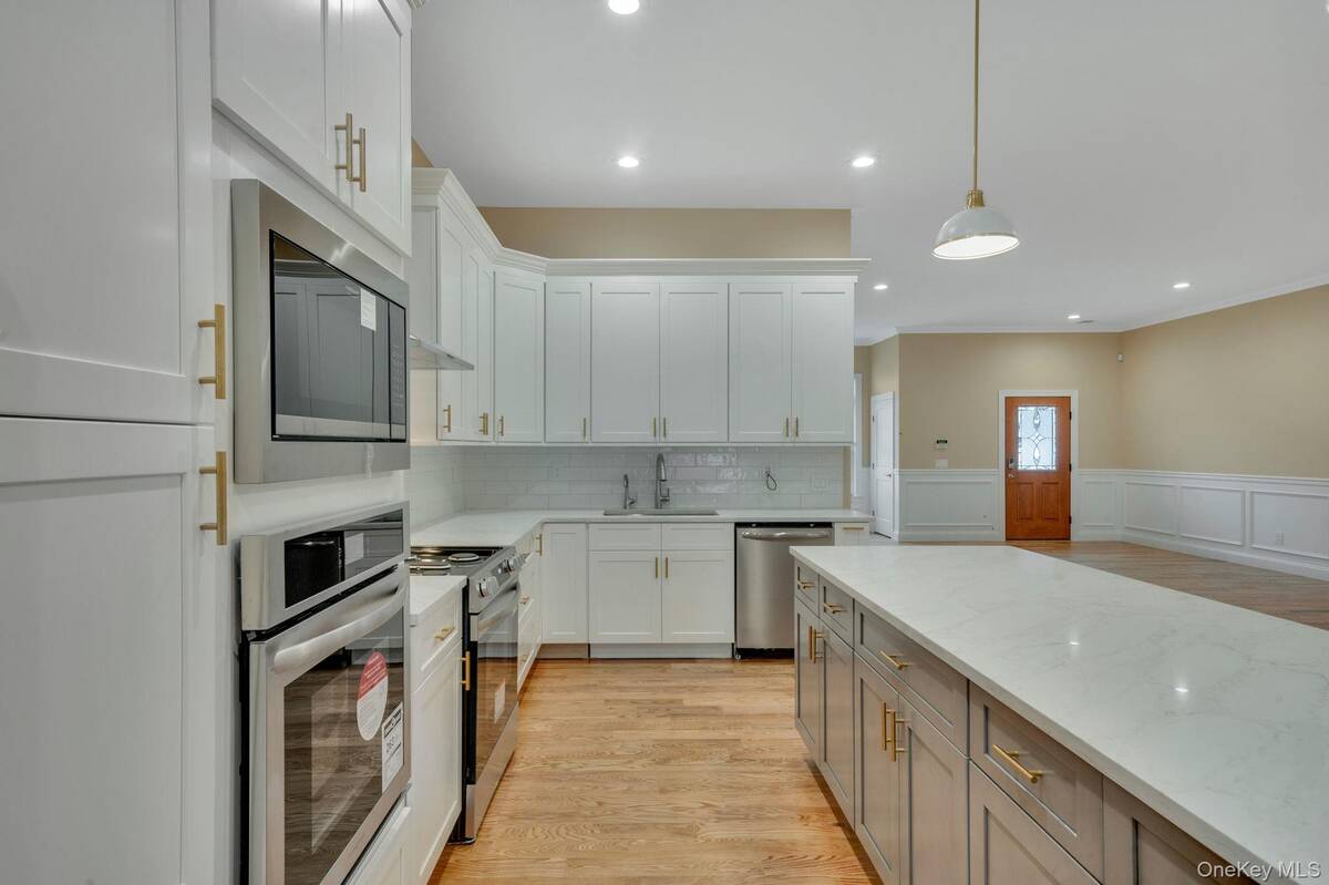 #13 photo, NC Pine Street, Port Jefferson , NY 11776