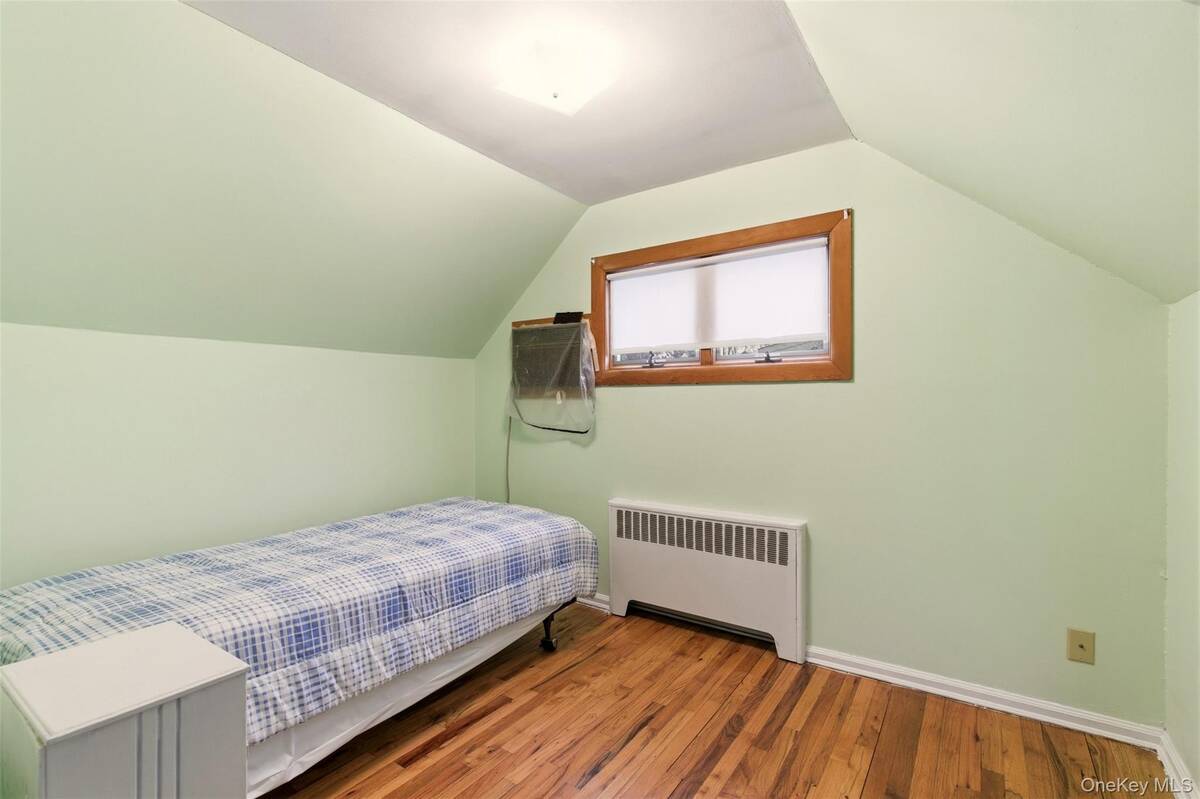 #17 photo, 14 Starlight Court, Саффолк ‖ West Babylon , NY 11704