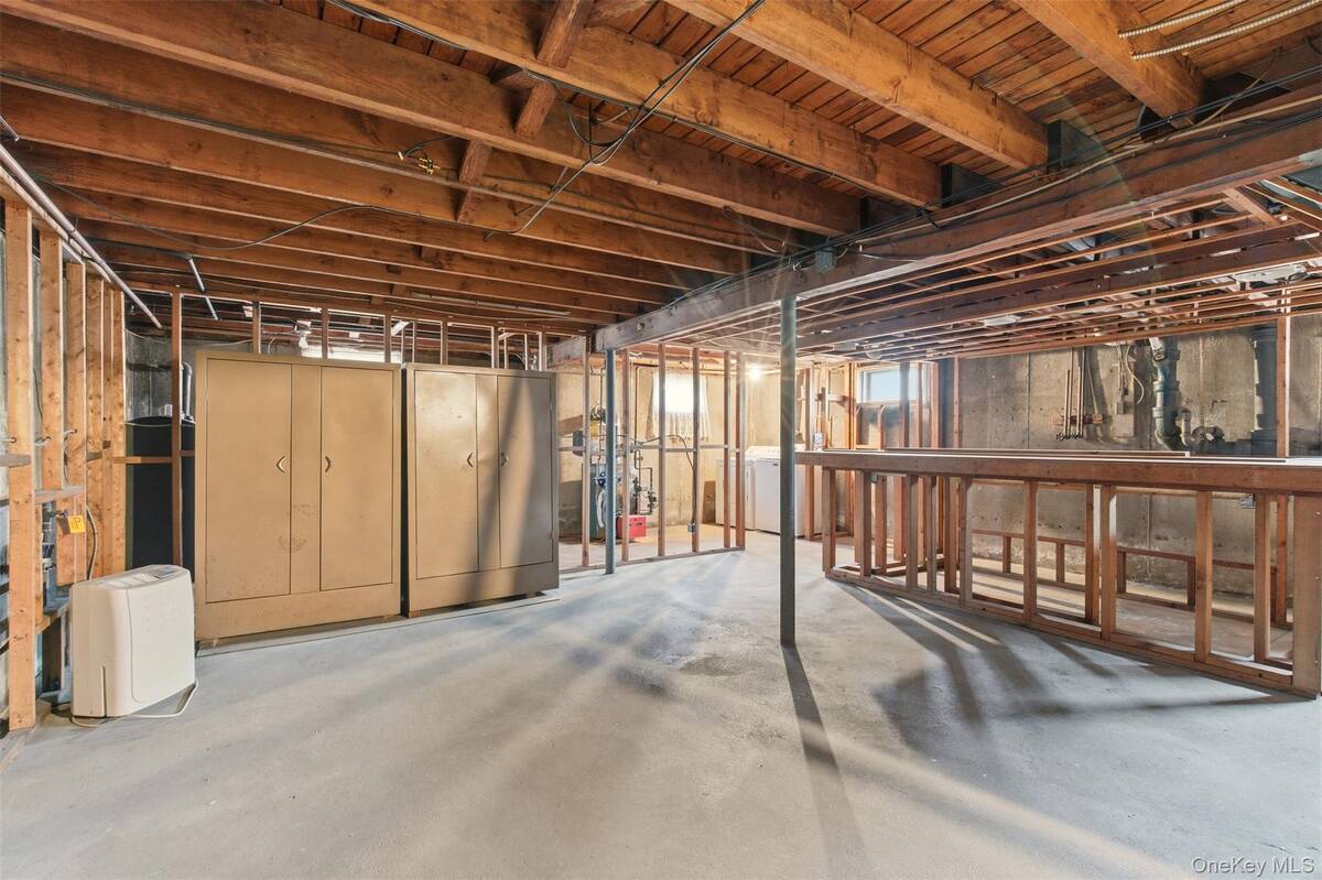 #18 photo, 14 Starlight Court, Саффолк ‖ West Babylon , NY 11704