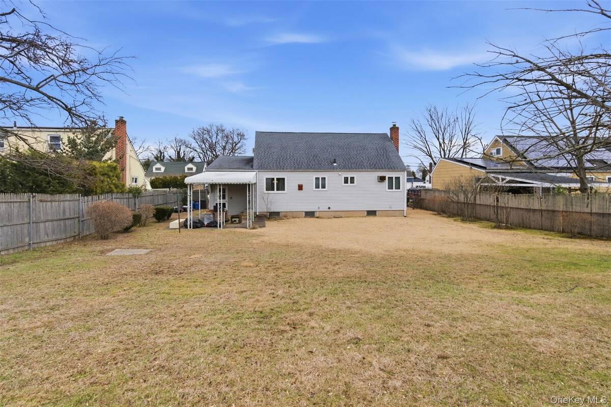 #20 photo, 14 Starlight Court, Саффолк ‖ West Babylon , NY 11704