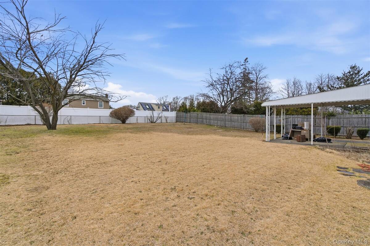 #21 photo, 14 Starlight Court, Саффолк ‖ West Babylon , NY 11704