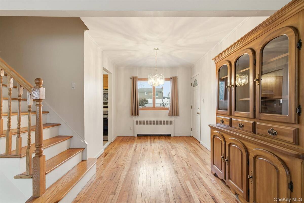 #7 photo, 14 Starlight Court, Саффолк ‖ West Babylon , NY 11704