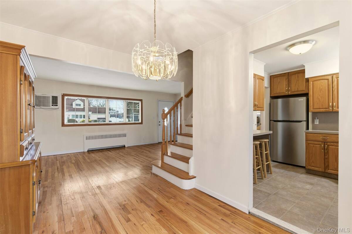 #9 photo, 14 Starlight Court, Саффолк ‖ West Babylon , NY 11704