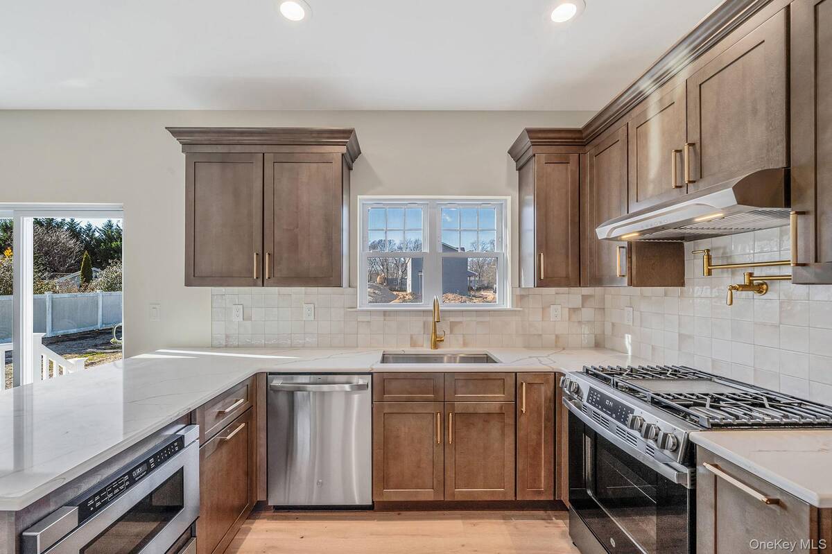 #15 photo, NC Pine Street, Port Jefferson Station , NY 11776