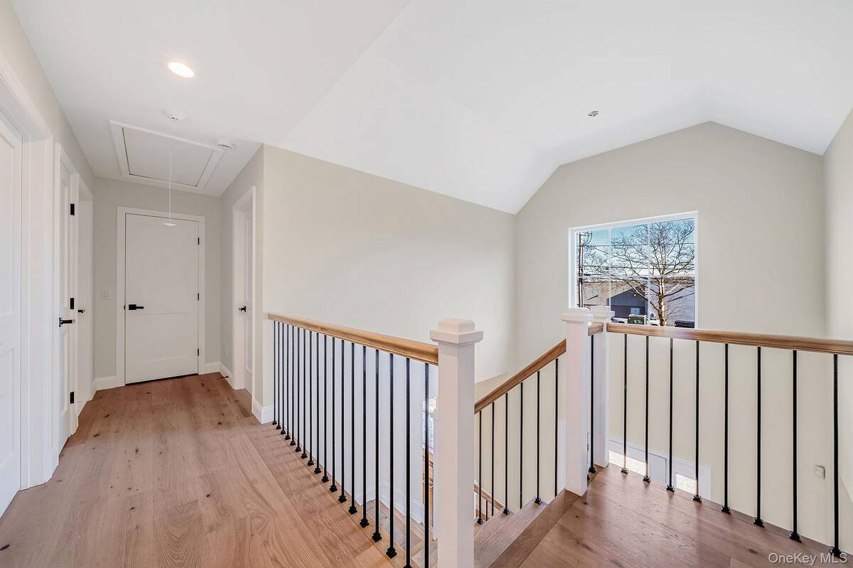 #21 photo, NC Pine Street, Port Jefferson Station , NY 11776