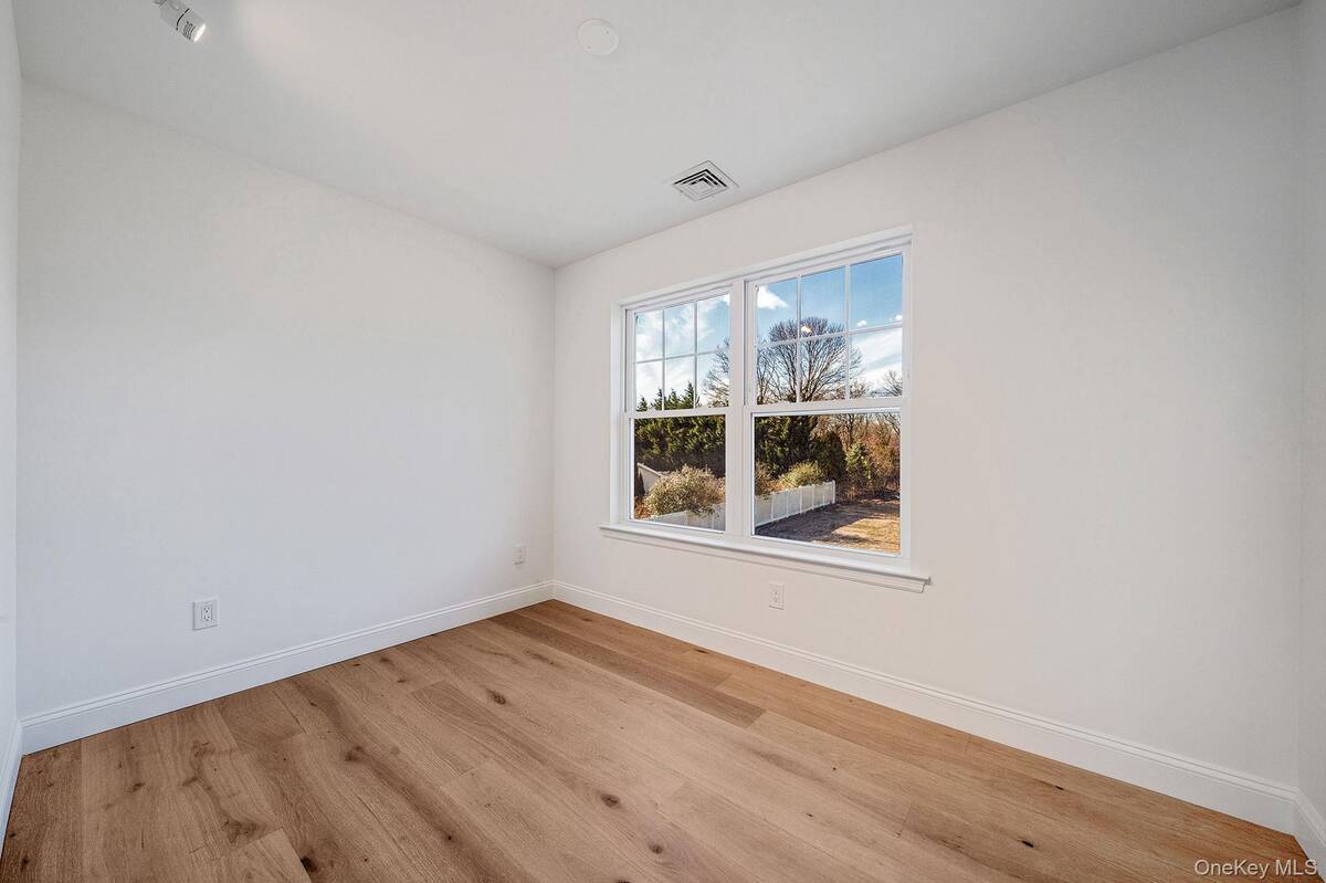 #25 photo, NC Pine Street, Port Jefferson Station , NY 11776