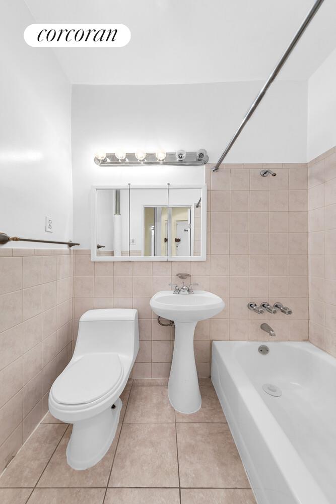 #4 photo, 415 E 80TH Street, Yorkville , NY 10075