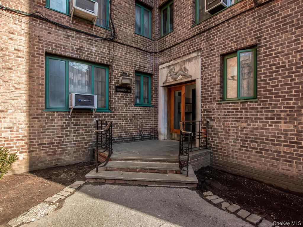 #2 photo, 1510 Unionport Road, Бронкс ‖ Bronx , NY 10462