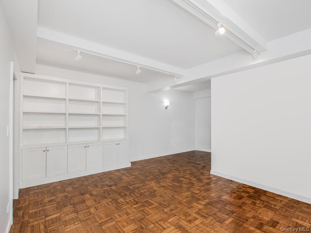 #5 photo, 1510 Unionport Road, Бронкс ‖ Bronx , NY 10462