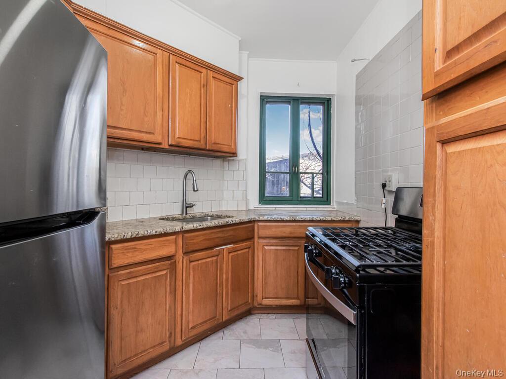 #6 photo, 1510 Unionport Road, Бронкс ‖ Bronx , NY 10462