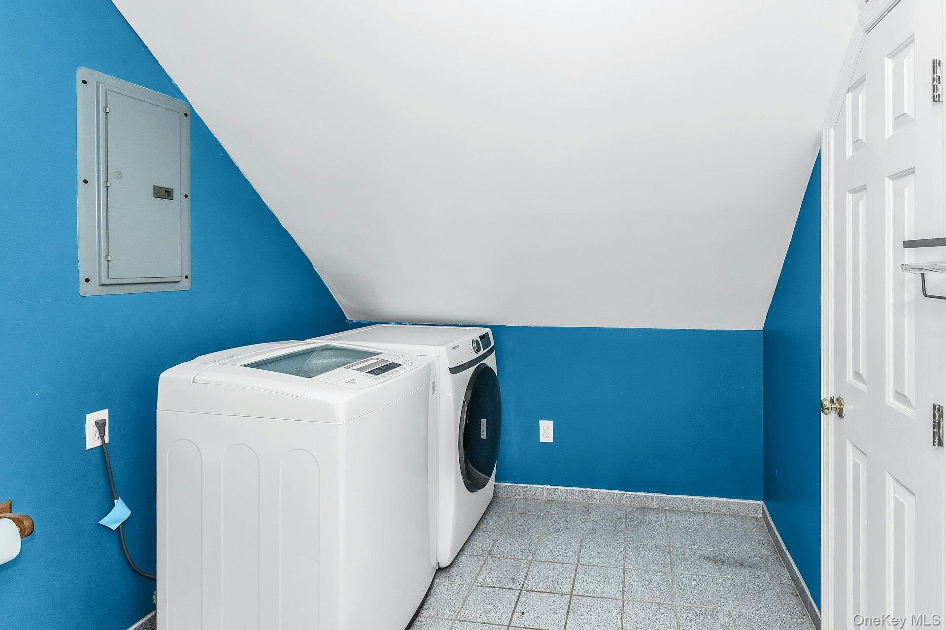 #14 photo, 45 Chase Lane, Нассау ‖ Levittown , NY 11756