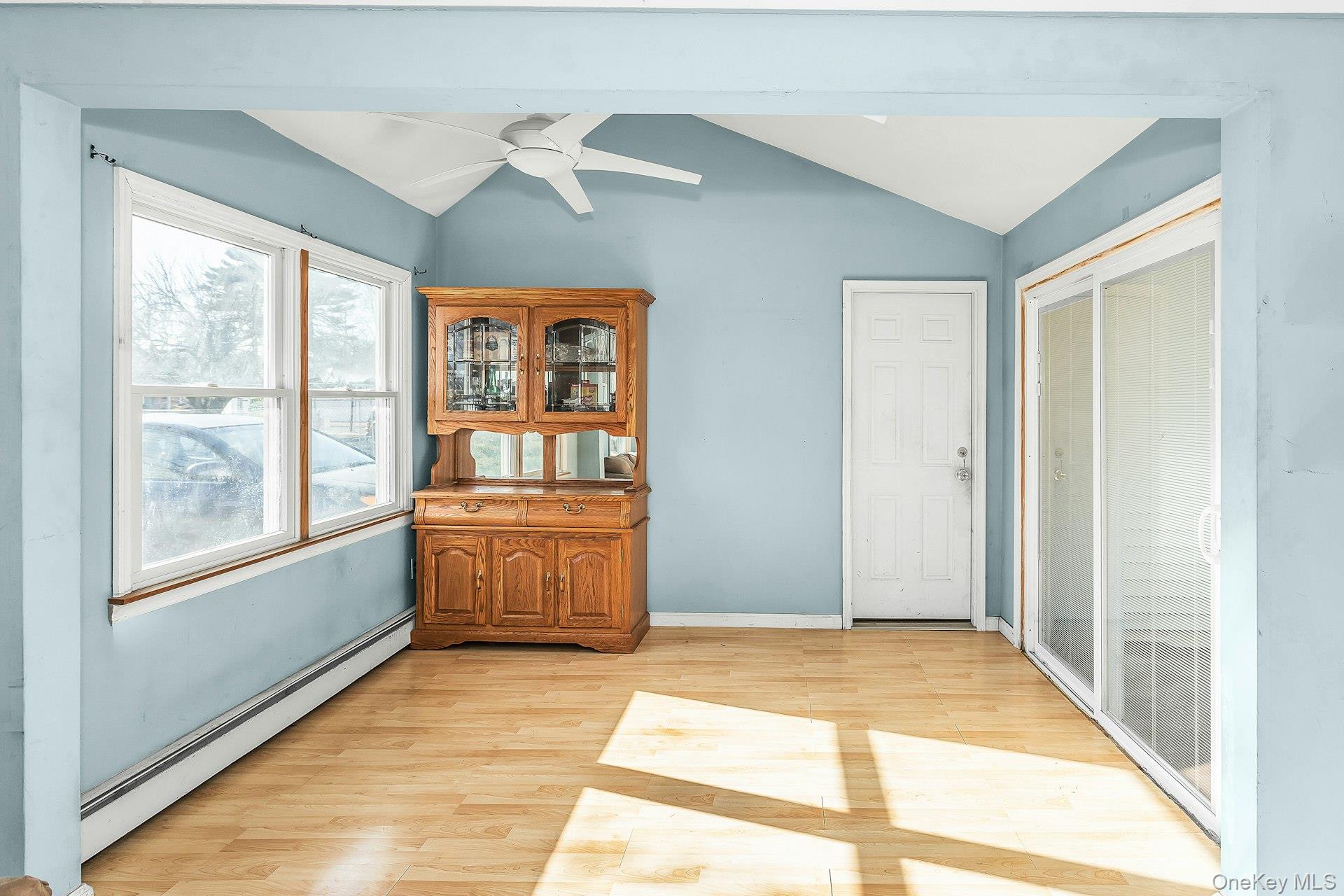 #5 photo, 45 Chase Lane, Нассау ‖ Levittown , NY 11756