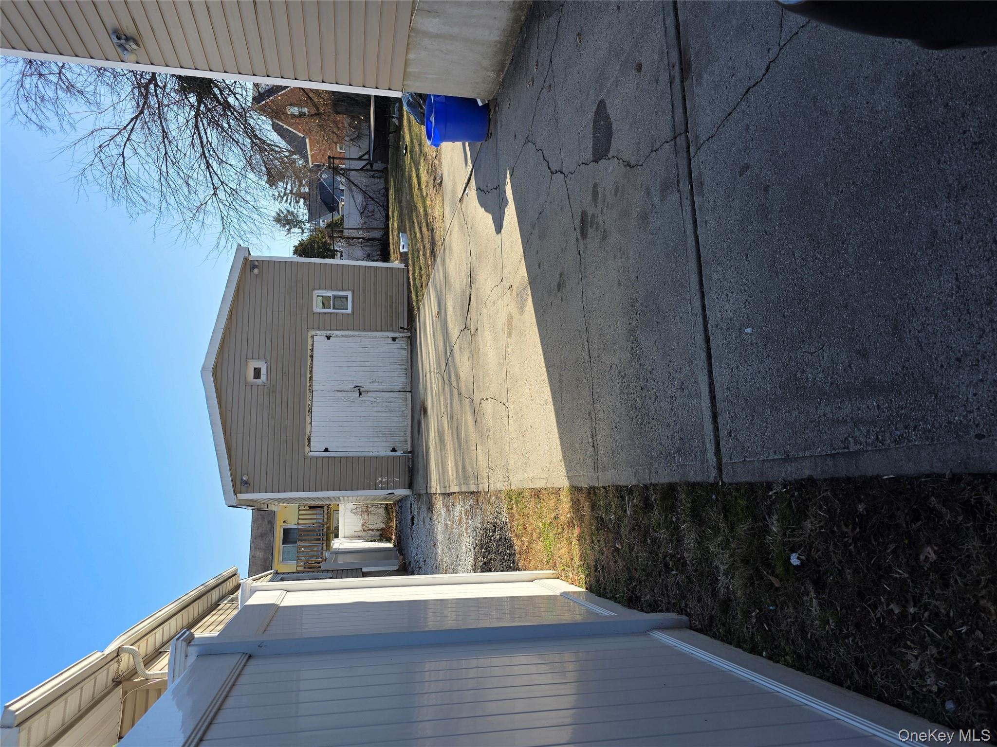 #2 photo, 1075 Harrison Street, Нассау ‖ Uniondale , NY 11553