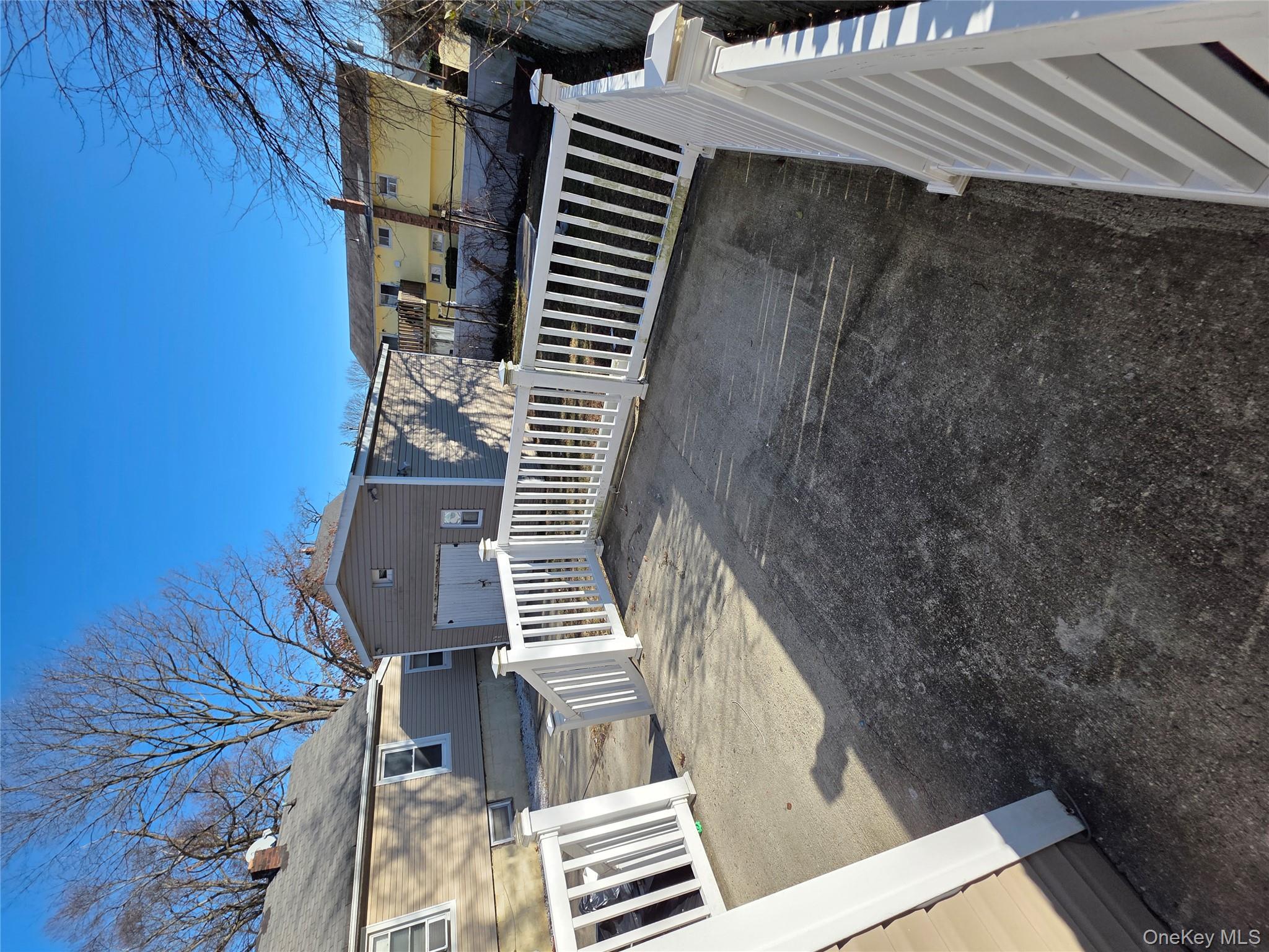 #4 photo, 1075 Harrison Street, Нассау ‖ Uniondale , NY 11553