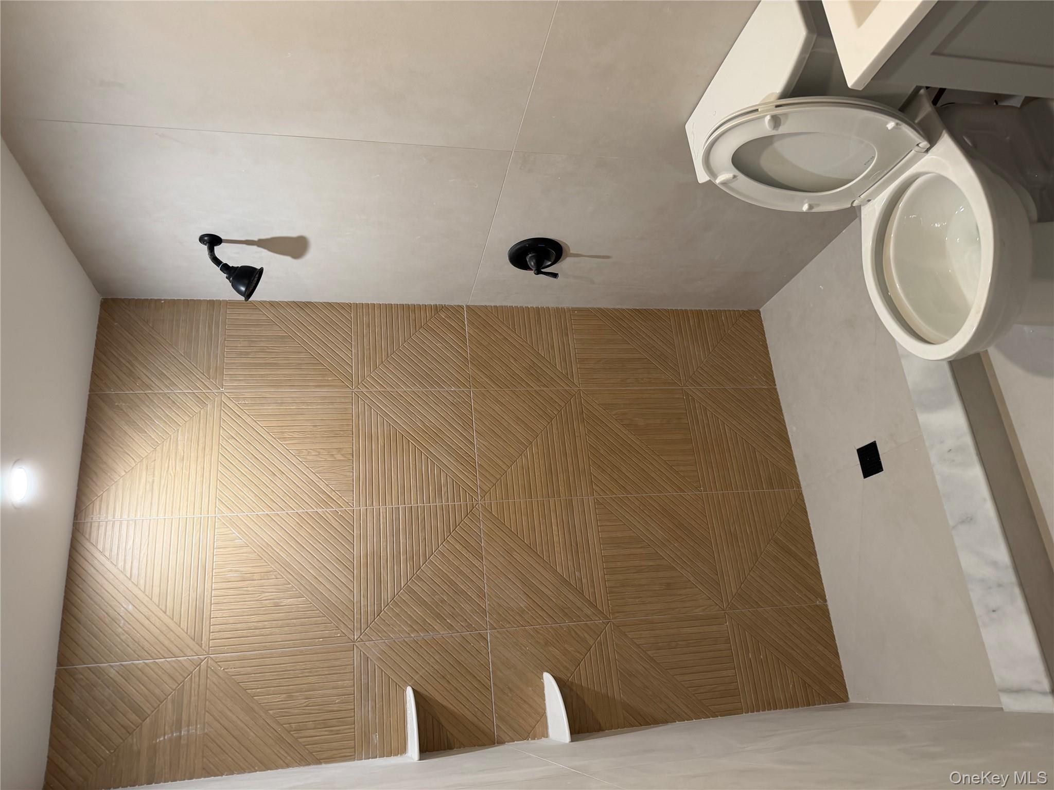 #3 photo, 99-105 W Hoffman Avenue, Lindenhurst , NY 11757