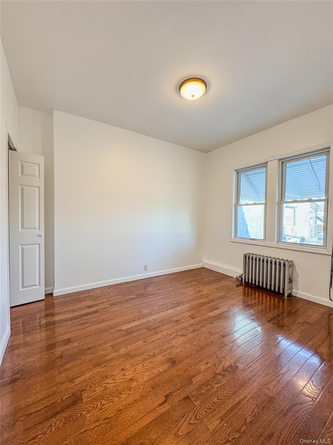 #11 photo, 209-211 Main Street, नासाउ काउंटी Farmingdale , NY 11735