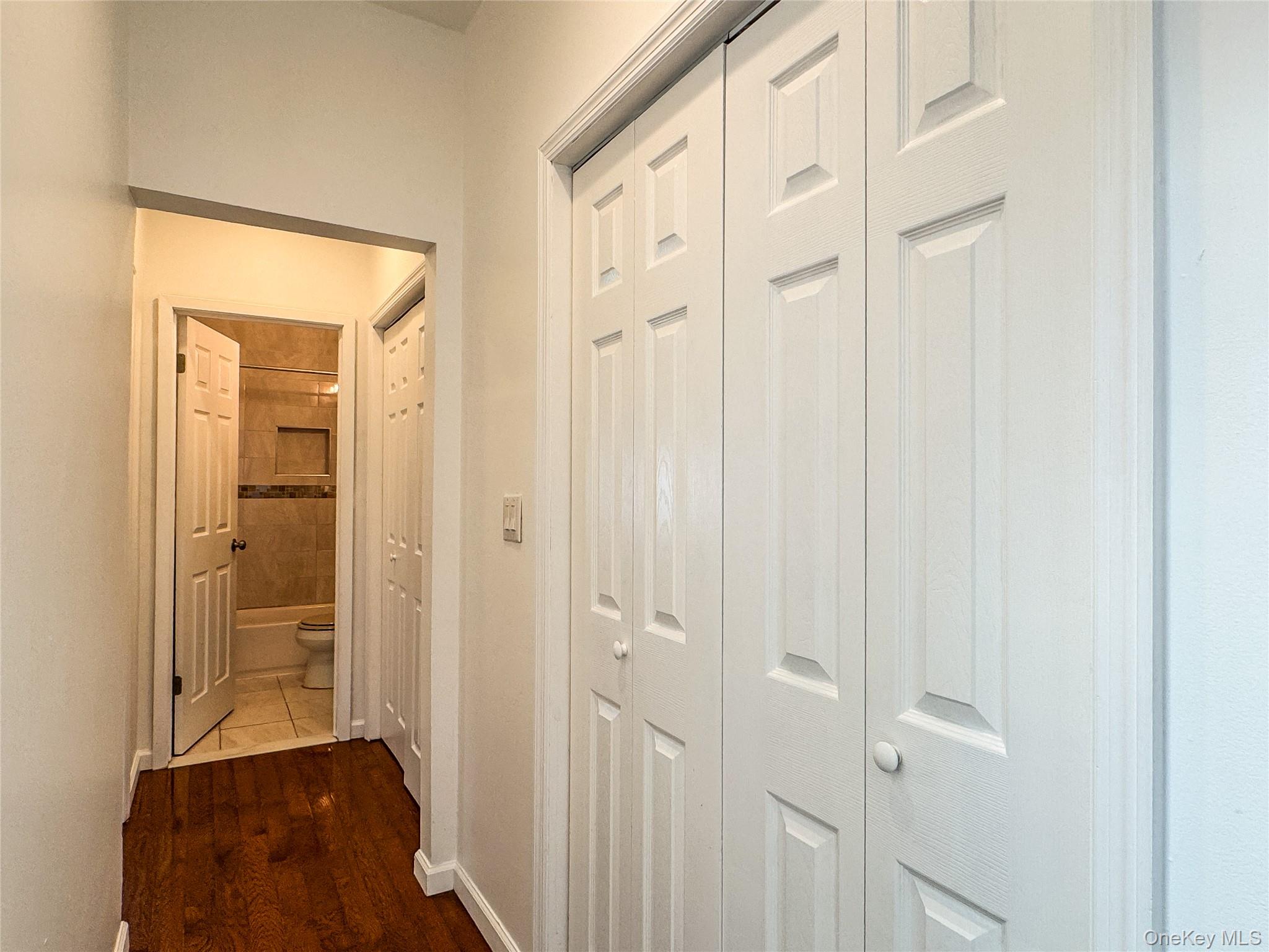 #7 photo, 209-211 Main Street, नासाउ काउंटी Farmingdale , NY 11735