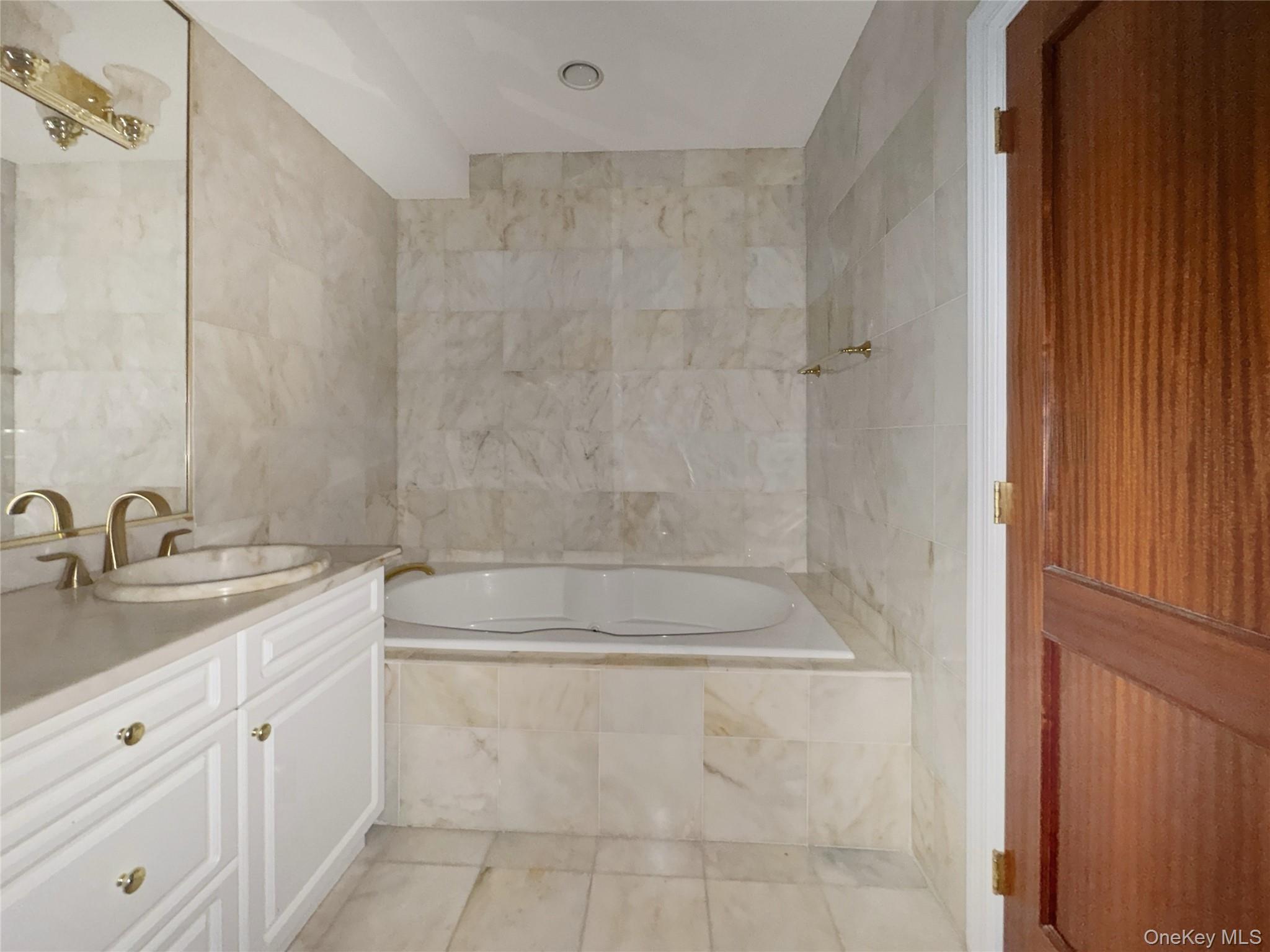 #10 photo, 171 Great Neck Road, Нассау ‖ Great Neck , NY 11021