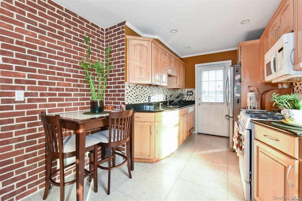 #7 photo, 382 Pennsylvania Avenue, Нассау ‖ Mineola , NY 11501